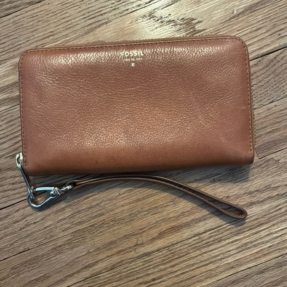 Fossil Brown Leather Clutch Wristlet